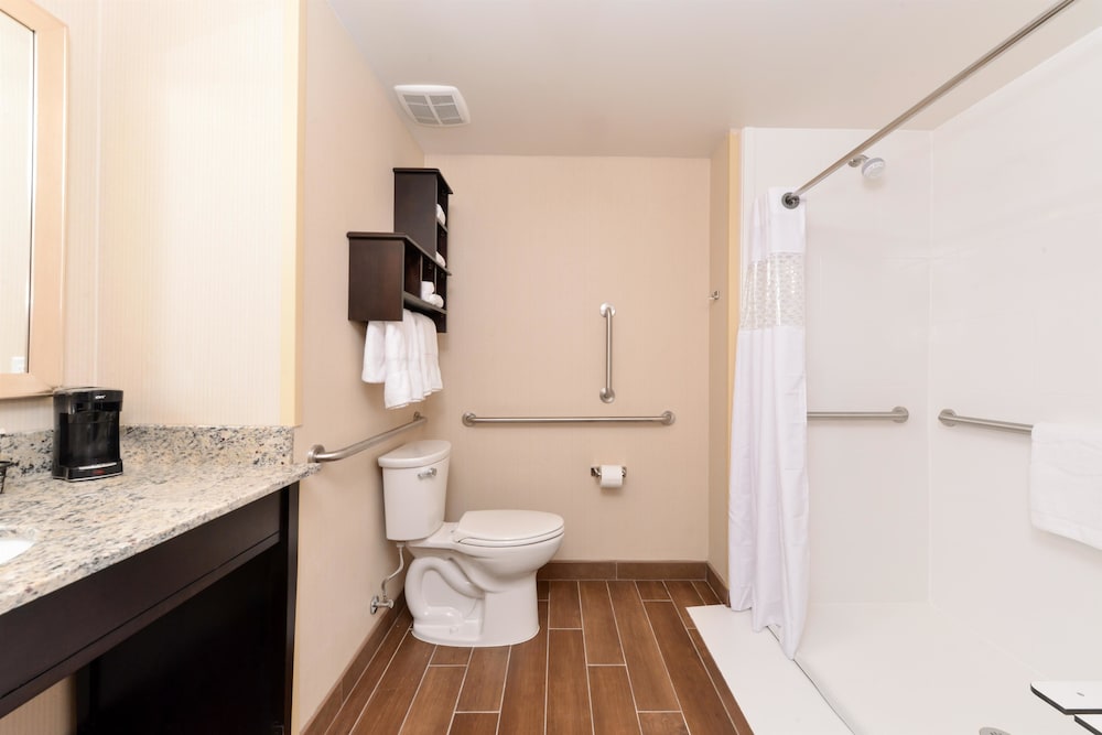 Hampton Inn & Suites Douglas 19/56