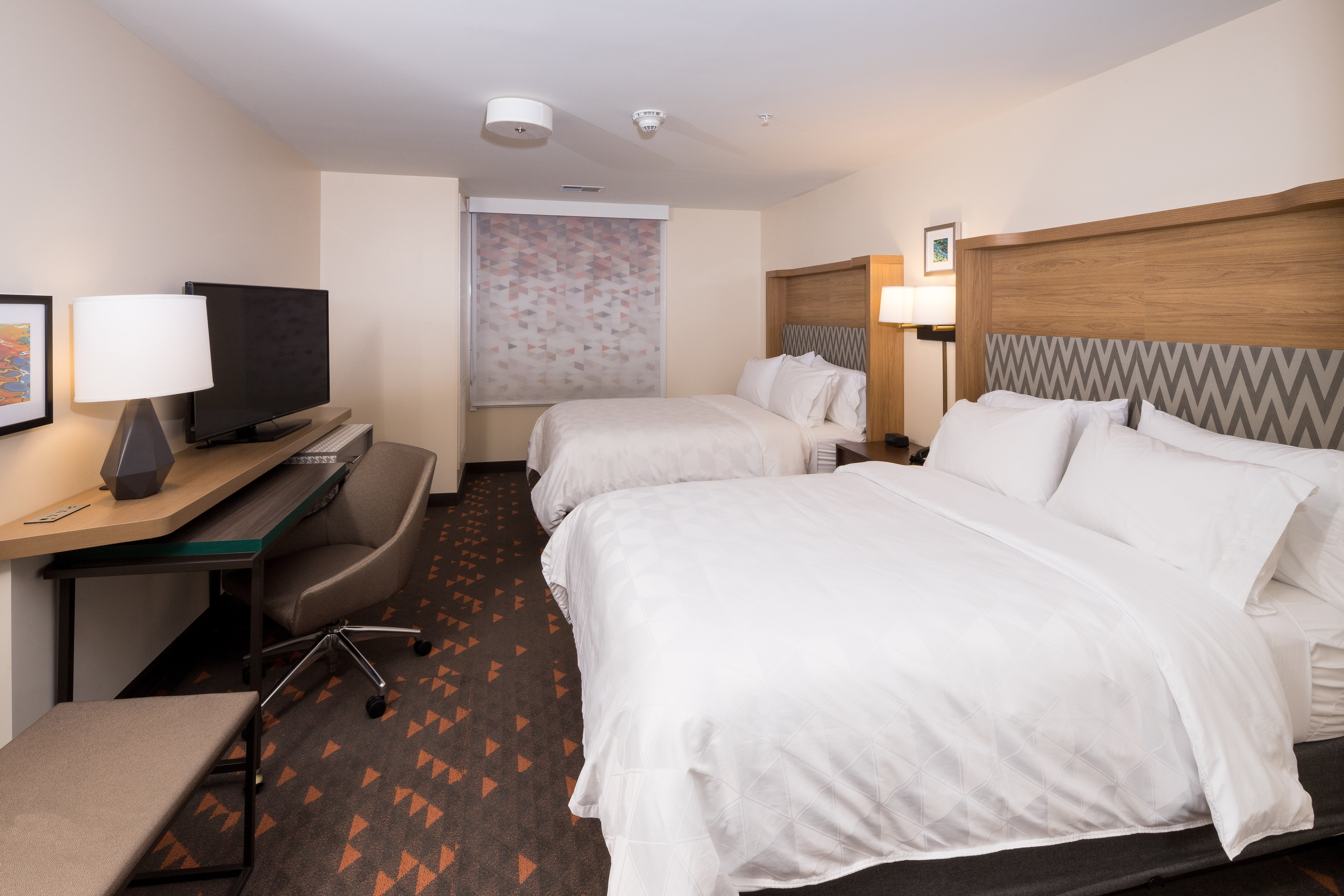 Holiday Inn & Suites Detroit - Troy, an IHG Hotel 14/50