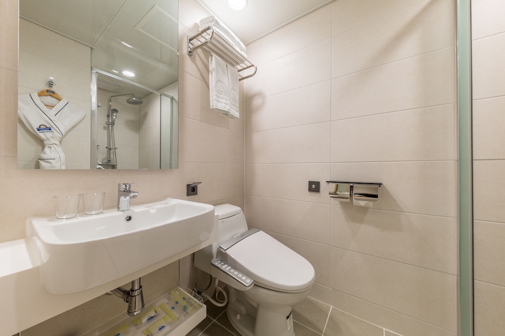 غرفة ديلوكس بسريرين منفصلين، Days Hotel & Suites by Wyndham Incheon Airport 4/4