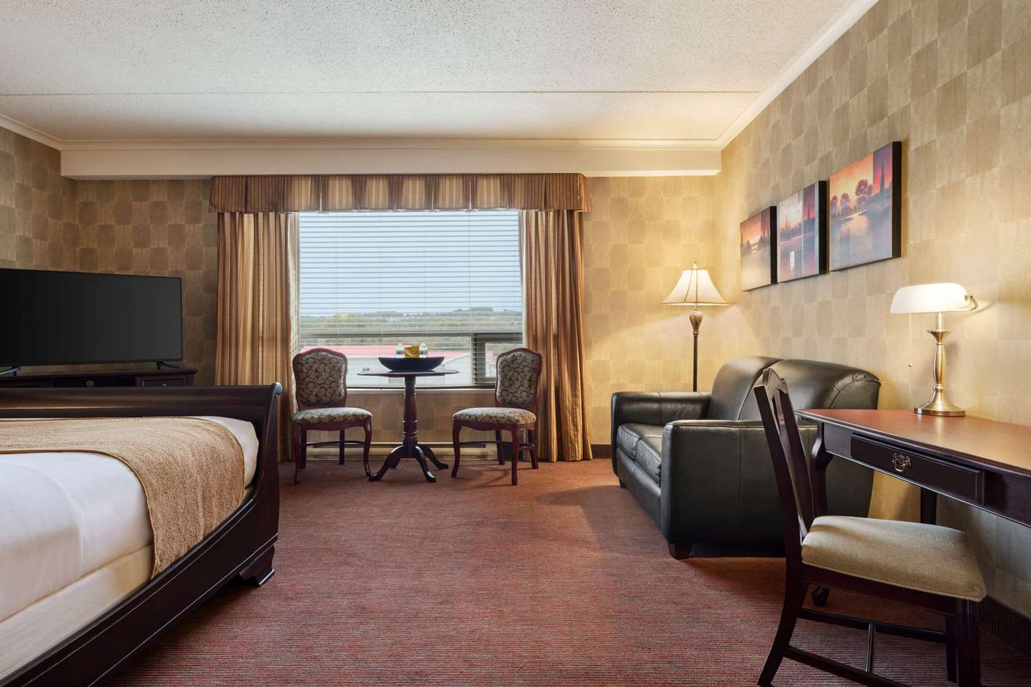 Ramada By Wyndham Fredericton 10/37