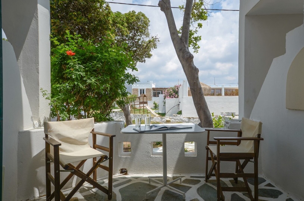 Naxos Beach Hotel 60/71