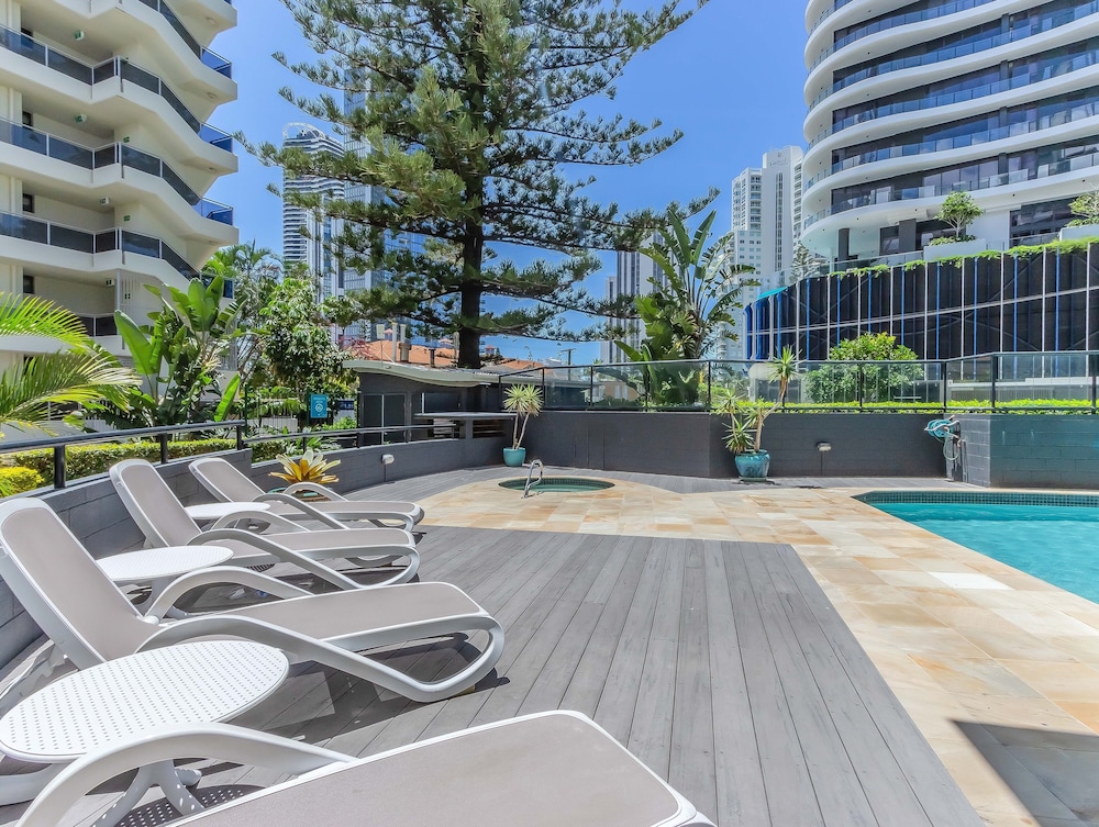 Neptune Resort 77/80