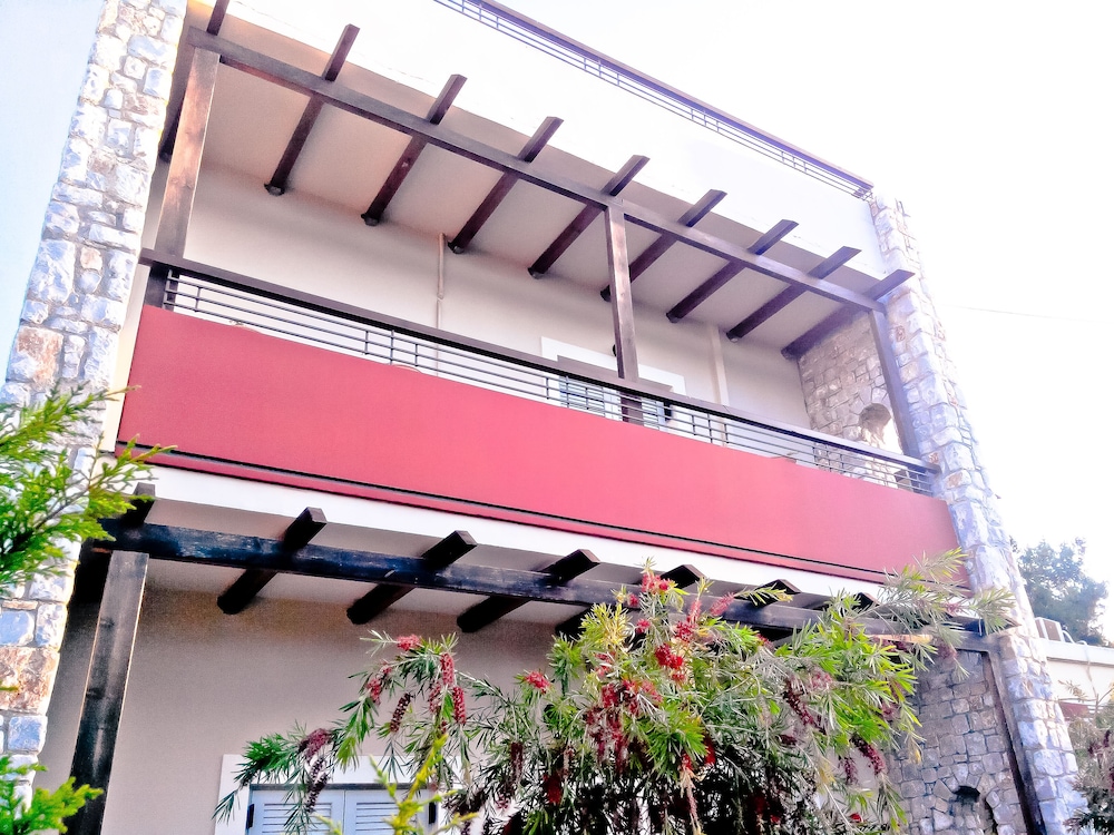 Talos Hotel Apartments photo1
