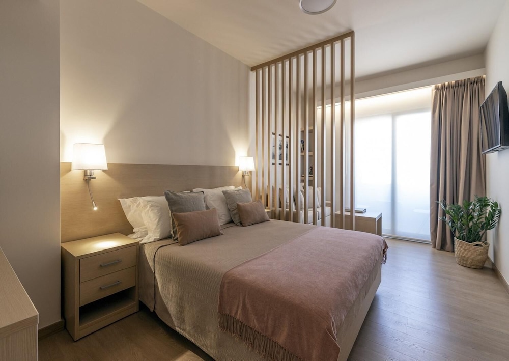 Gallery Suites and Residences 11/43