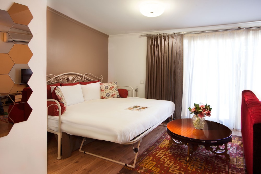 Faik Pasha Hotels 42/76