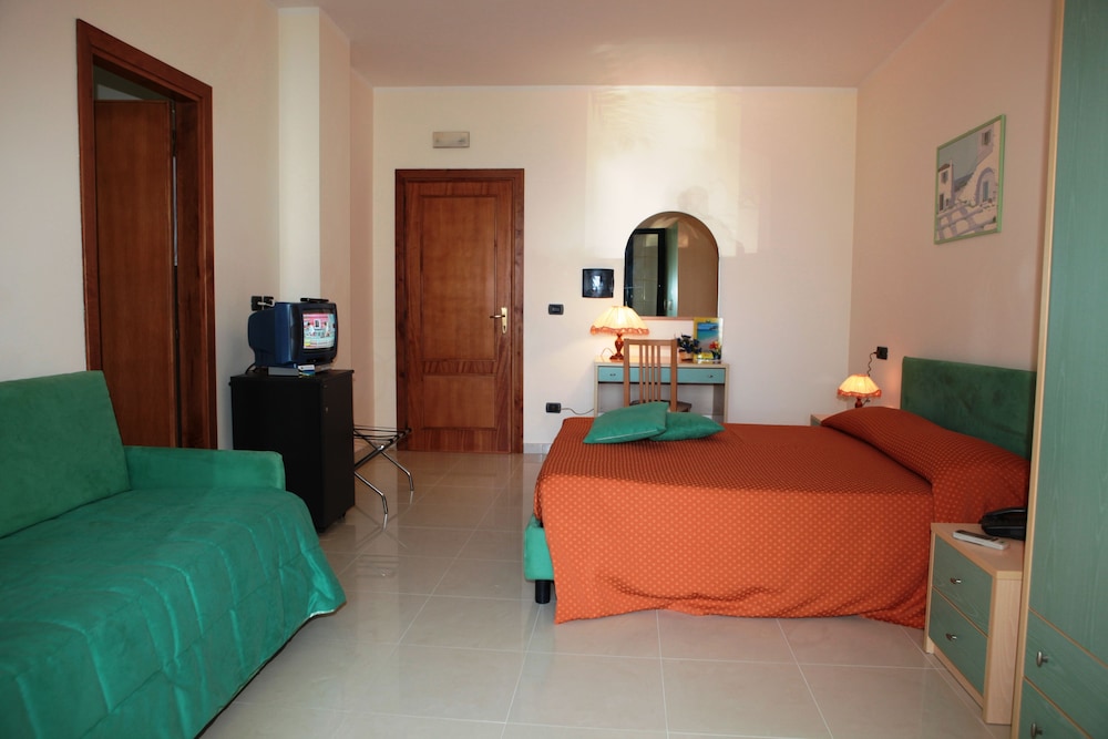 Hotel Village Eden 34/71