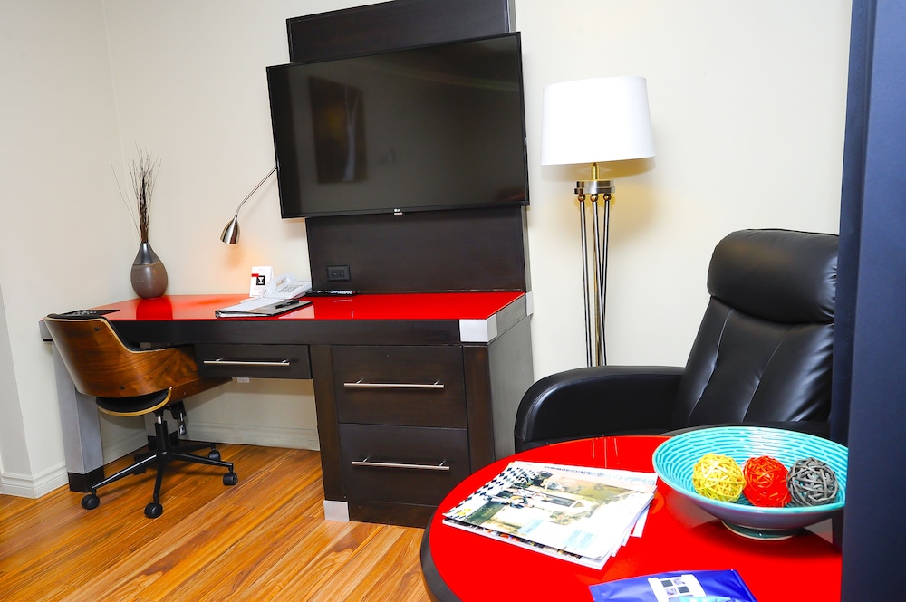 Hotel Chicoutimi 51/55
