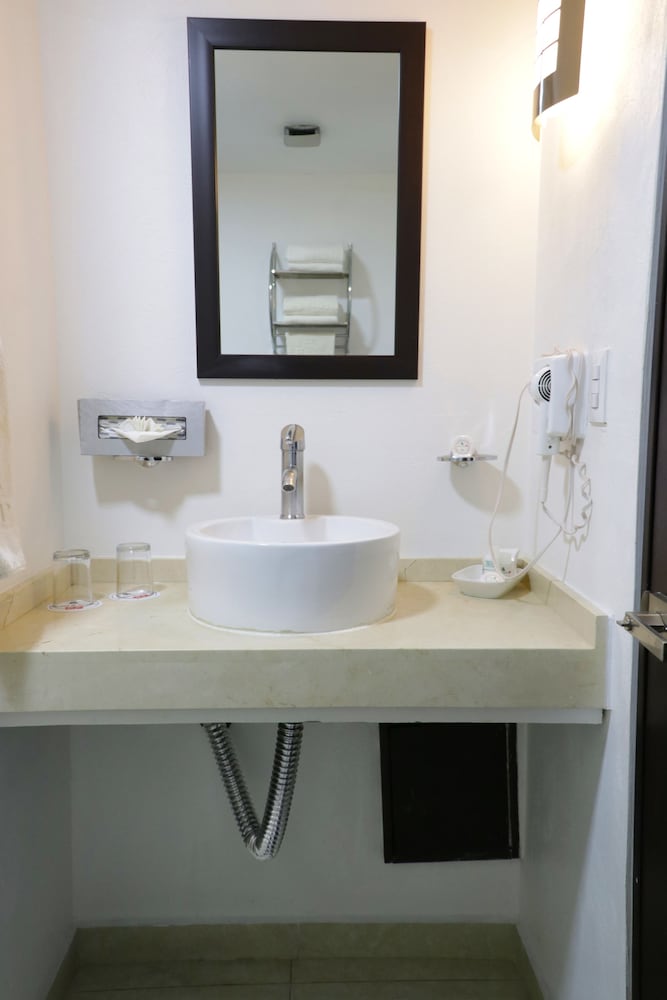 Hotel & Suites PF 42/43