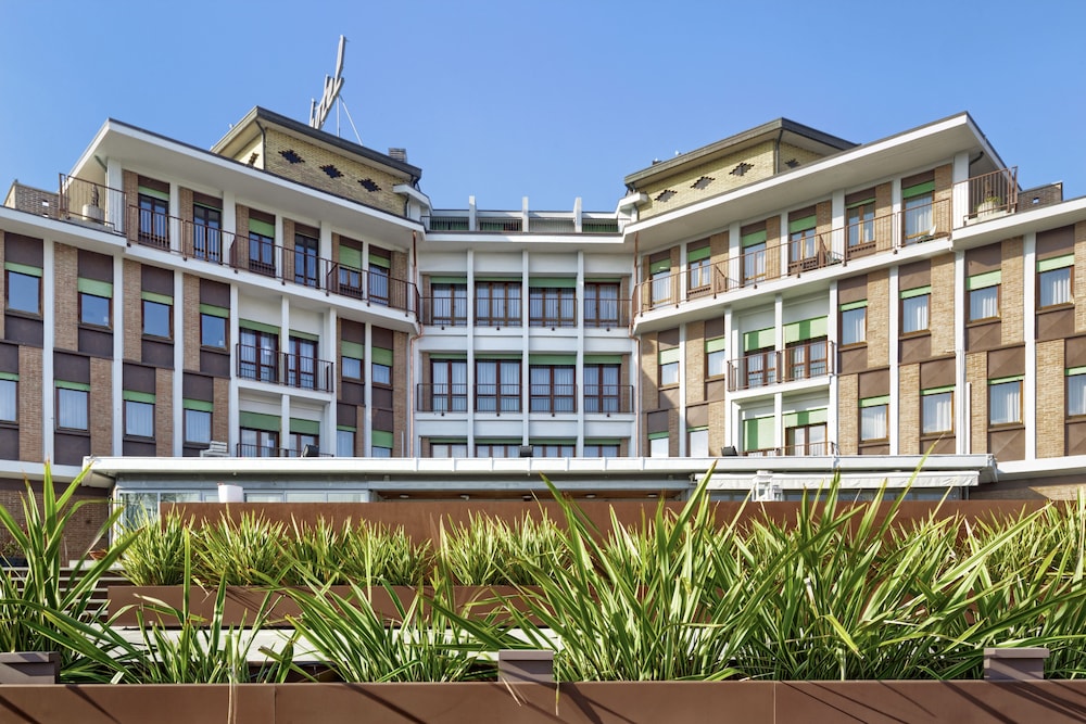 Hotel Carlton 4/62