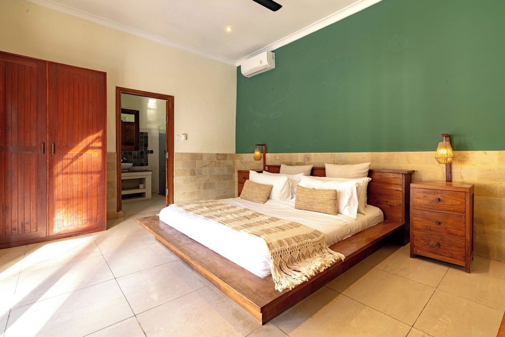 Kelapa Luxury Villas 33/80
