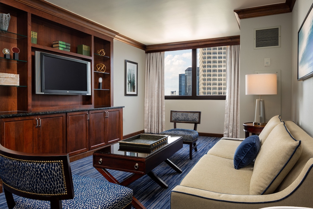 Sheraton Norfolk Waterside 27/55