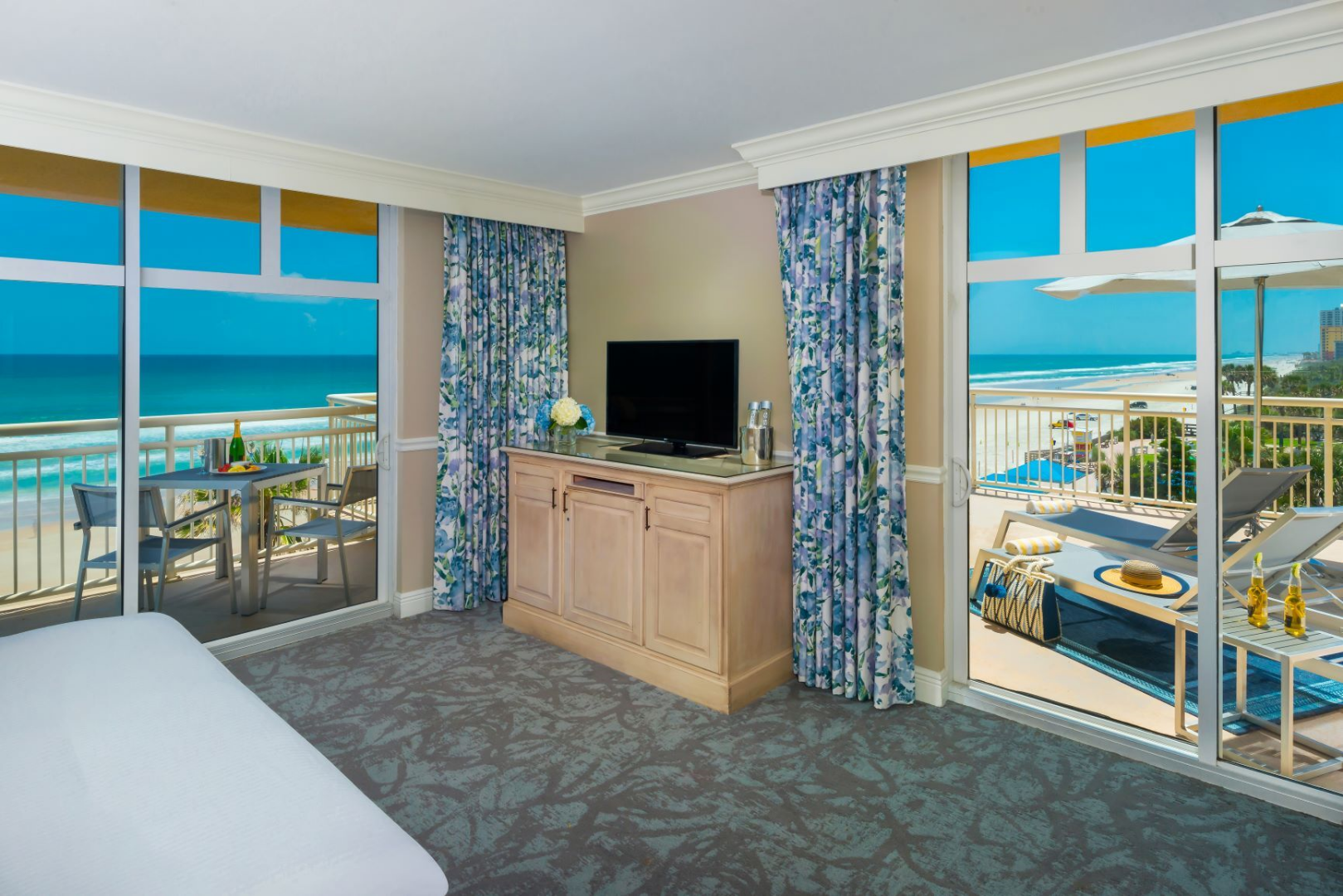 Room, King Bed, Ocean Front