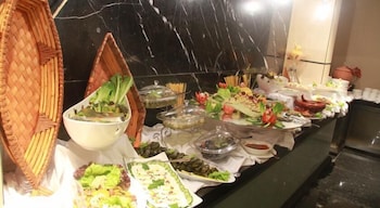 Grand Plaza Hotel - Takhasosi 写真2