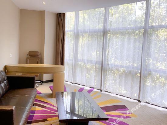 Lavande Hotel (Wuhan High-speed Railway Station) 40/48