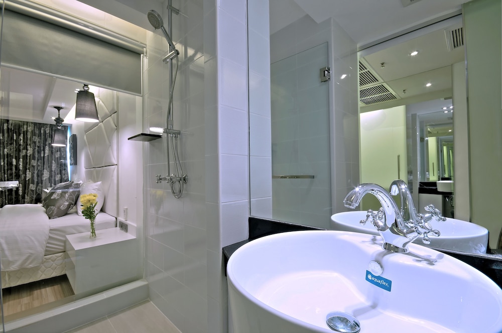 S Sukhumvit Suites Hotel 16/57