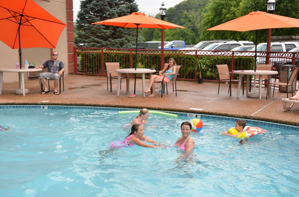 Country Cascades Waterpark Resort 37/68