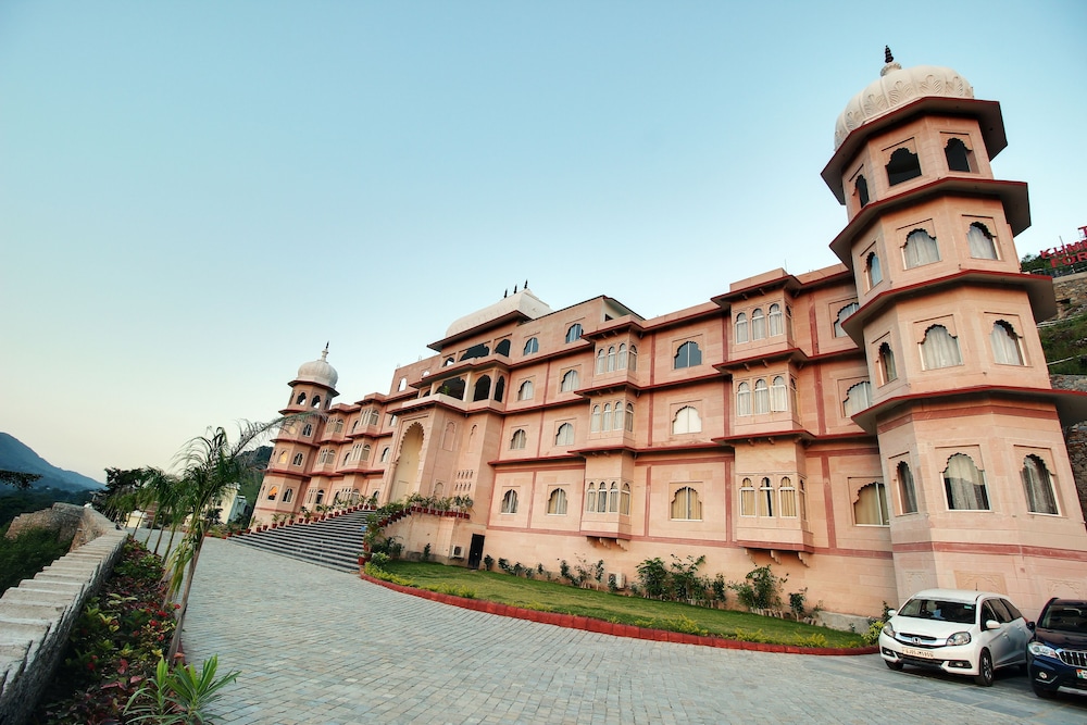 Times Kumbhalgarh Fort Resort-Pure Veg 33/45