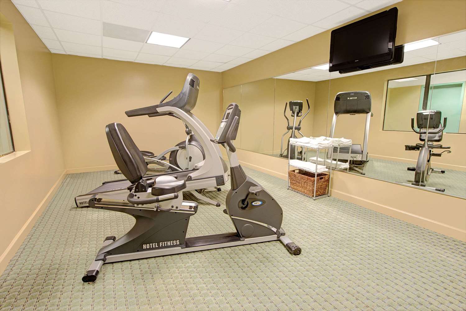 Days Inn by Wyndham Downtown St. Louis 14/24