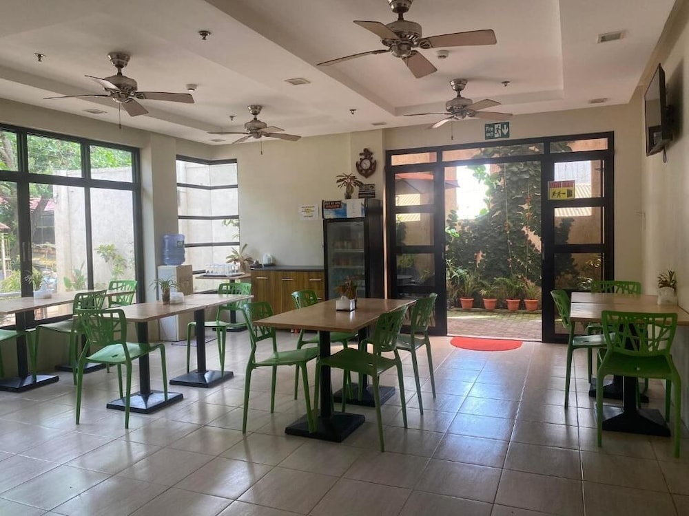 Coron Visitors Hotel 52/69