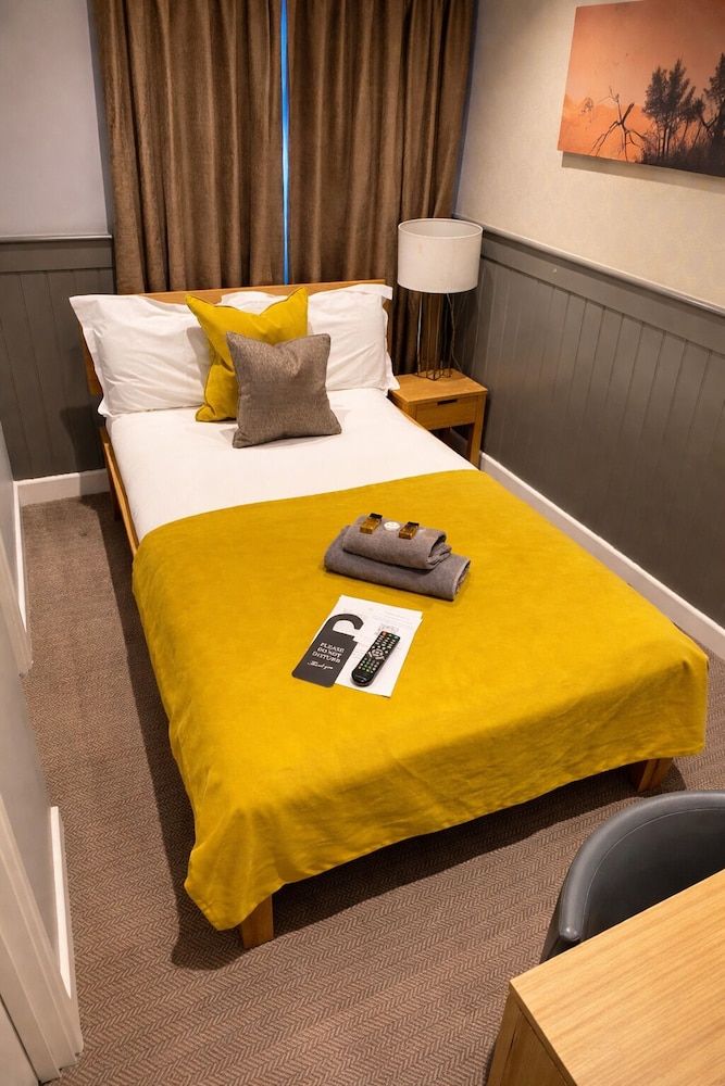 The Tower Arms Hotel 41/50