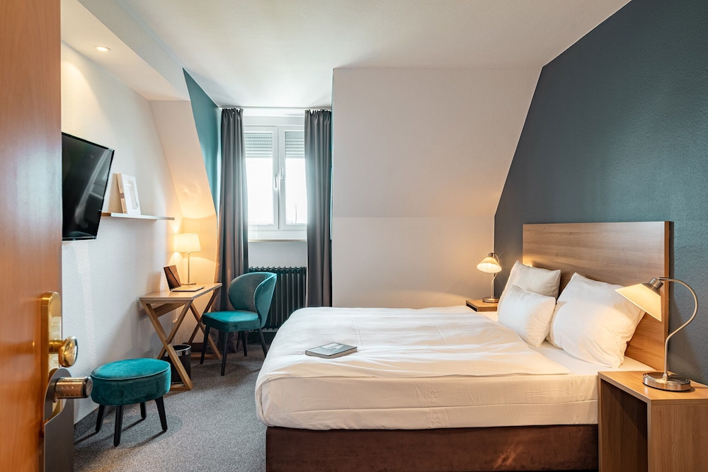 COMFORT, DOUBLE BED