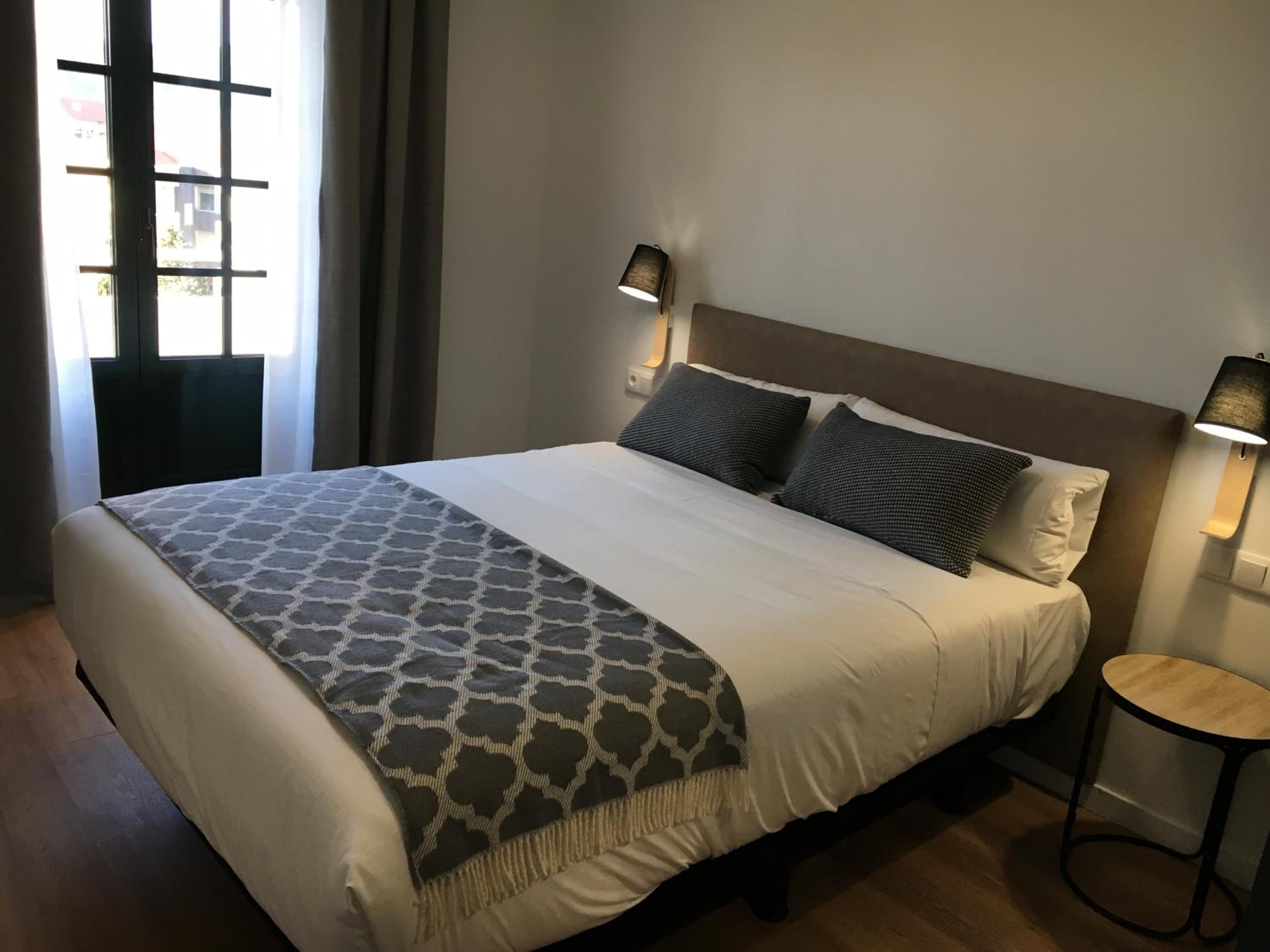 Lux Apartamentos Rosalia 1/17