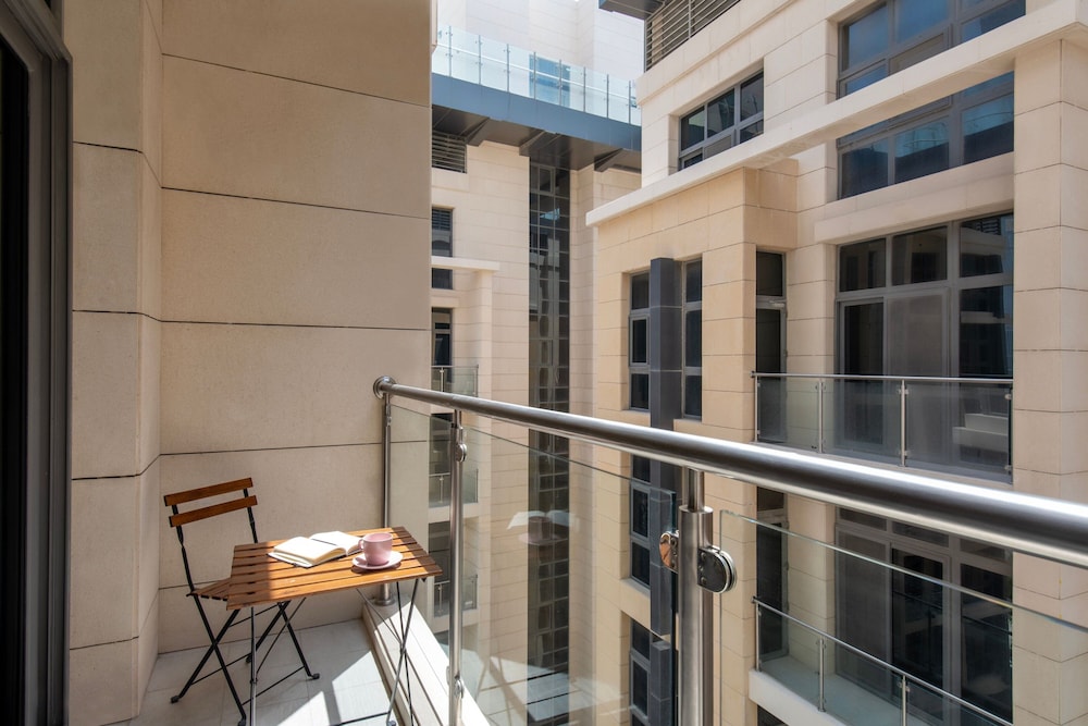 Marriott Executive Apartments Doha, Le Mirage City Walk 2/50