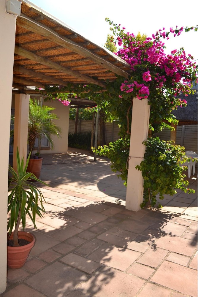 Dove's Nest Guest House 10/61