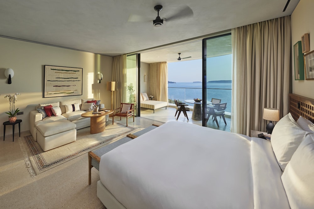 Beach, Club, Junior Suite, King Bed