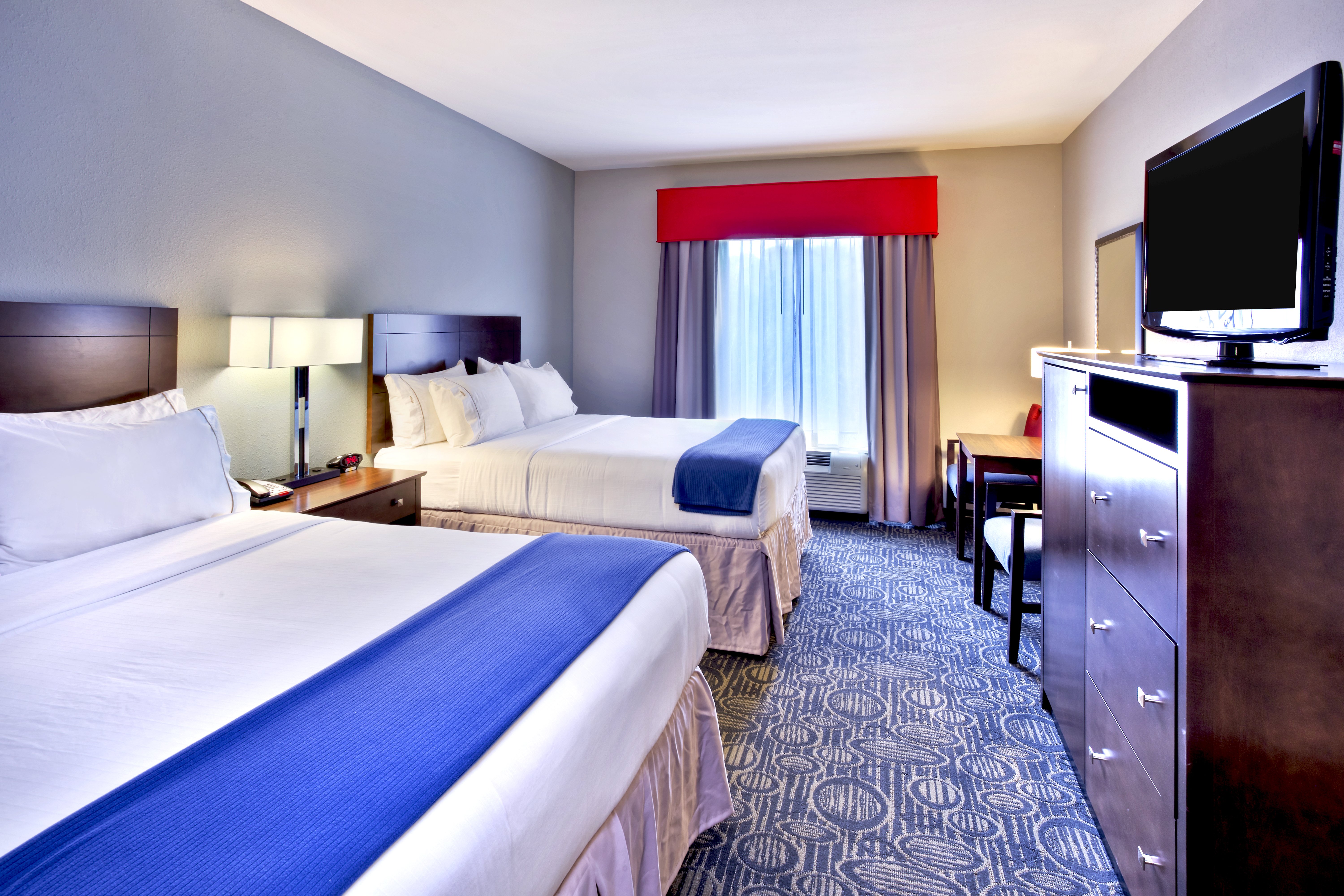 Holiday Inn Express Hotel Amp Suites Oak Ridge 16/46