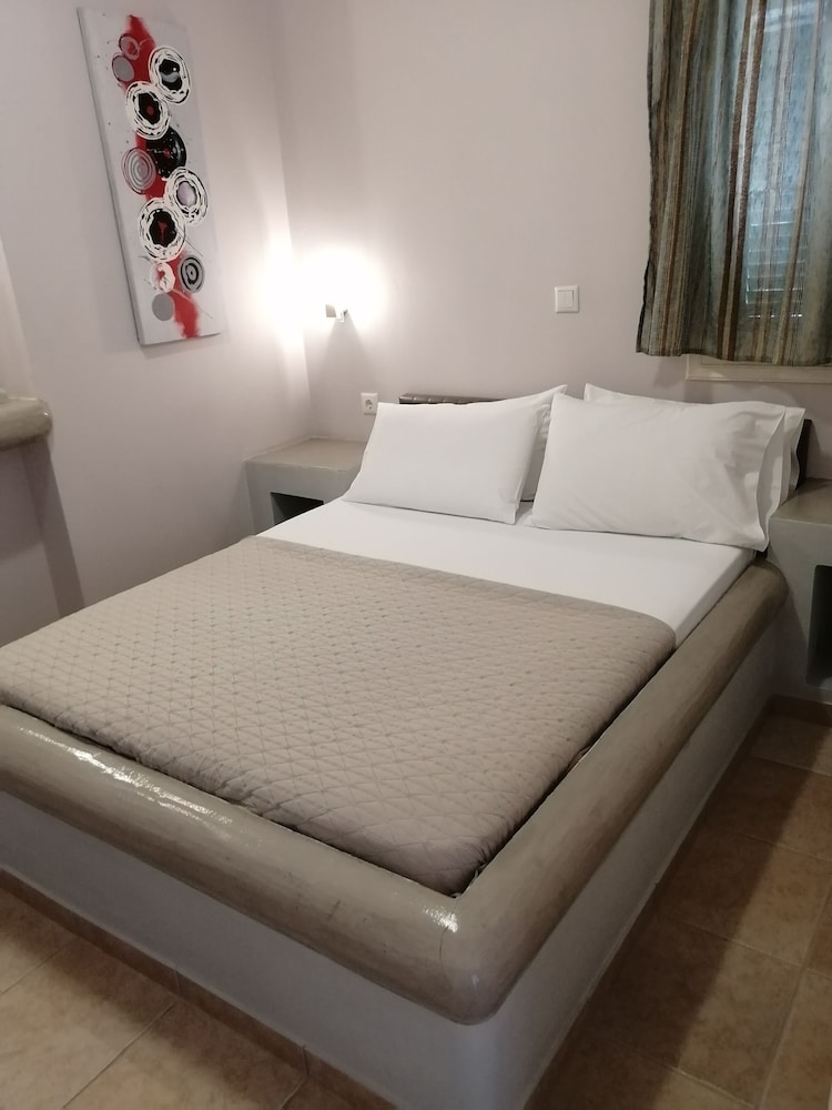 Sahara Studios 18/50