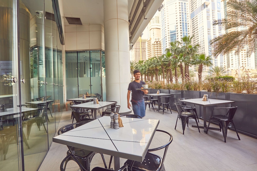 Media One Hotel Dubai, WorldHotels Crafted 76/97