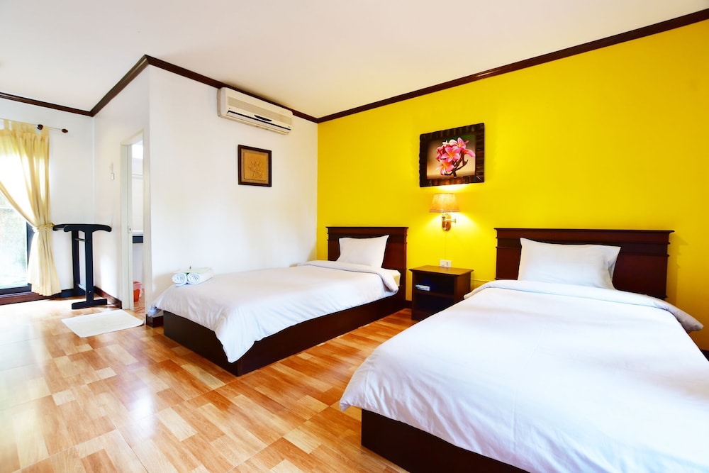 Pathu Resort Ranong 10/26