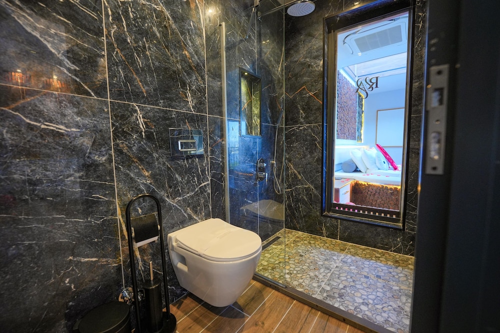 Ramitos Boutique Hotel 63/65
