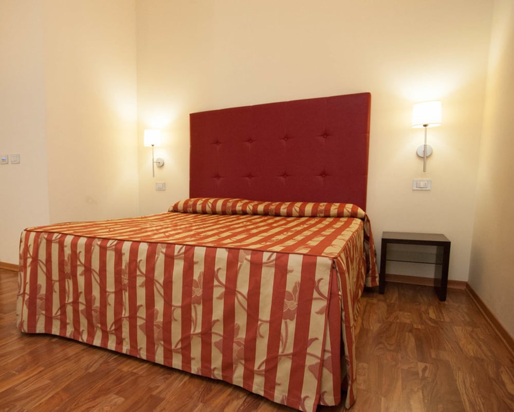 Hotel Due Colonne 15/71