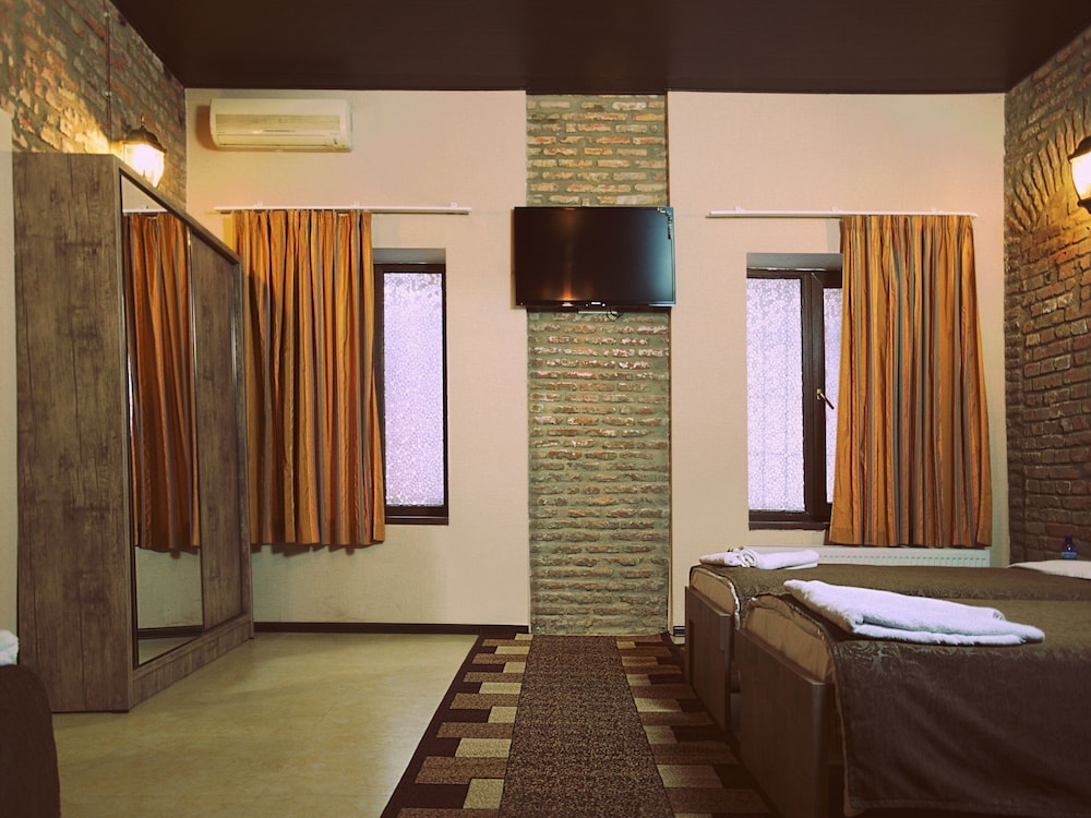 Tiflis Hotel 33/74