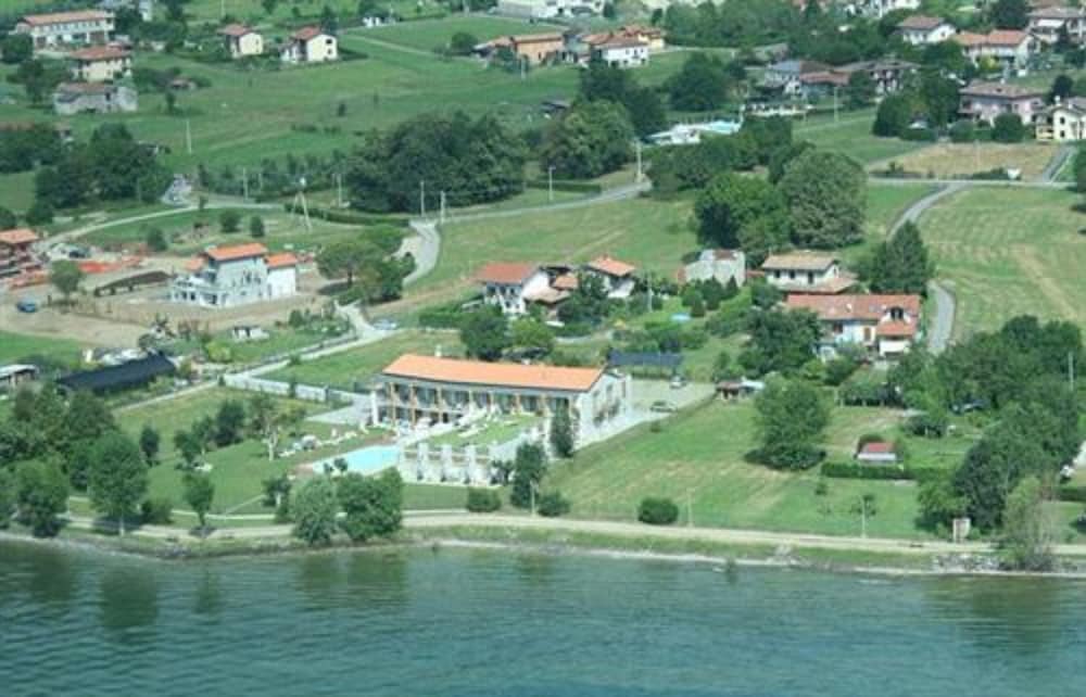 Tullio Hotel 38/47