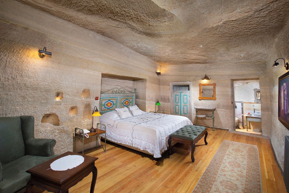 Terra Cave Hotel 17/50
