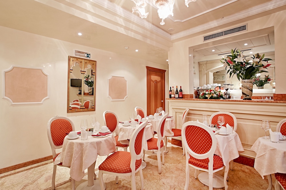 San Luca Hotel 49/55