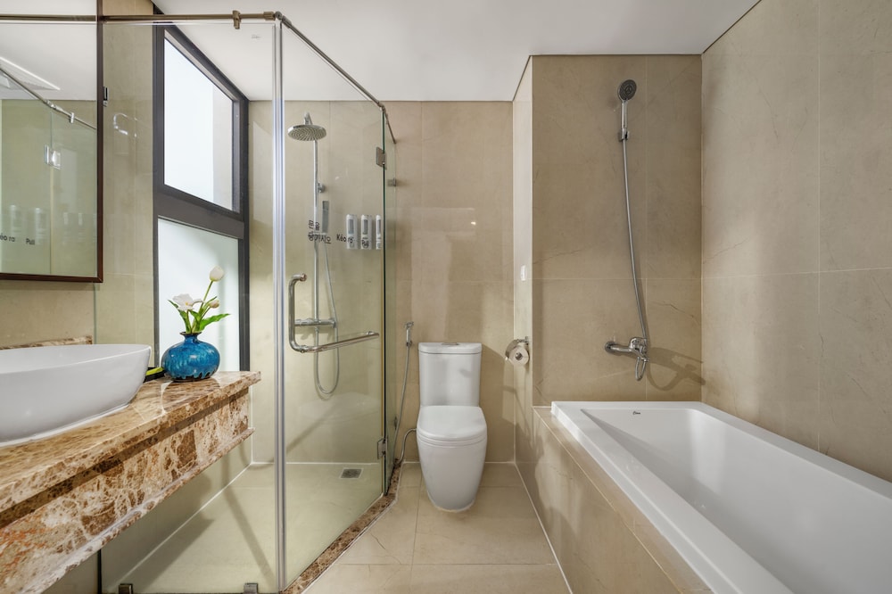Balcona Hotel Da Nang 72/72