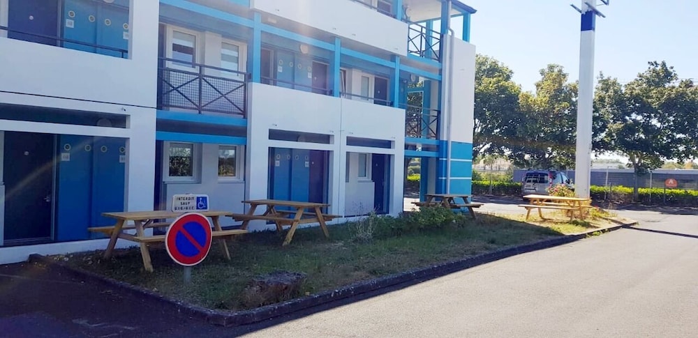 B B Hotel Poitiers 2 37/44