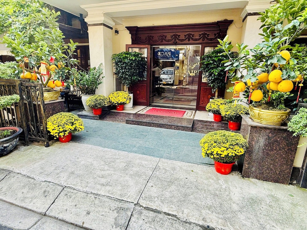 Airstar Hotel & Apartment 39/50