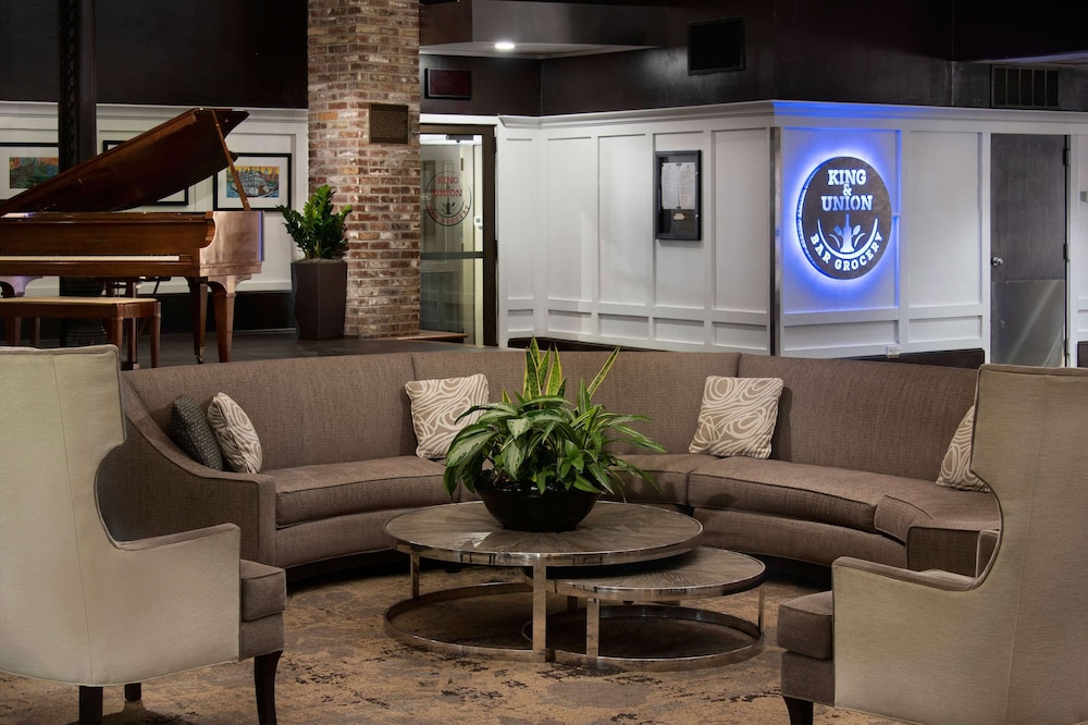 Doubletree By Hilton Hotel Memphis Downtown 39/53