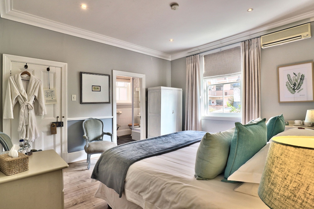 Deluxe, Twin Beds, Parker Cottage 4/7