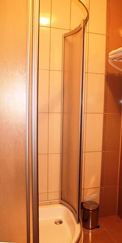 Fatih Resadiye Hotel 50/50