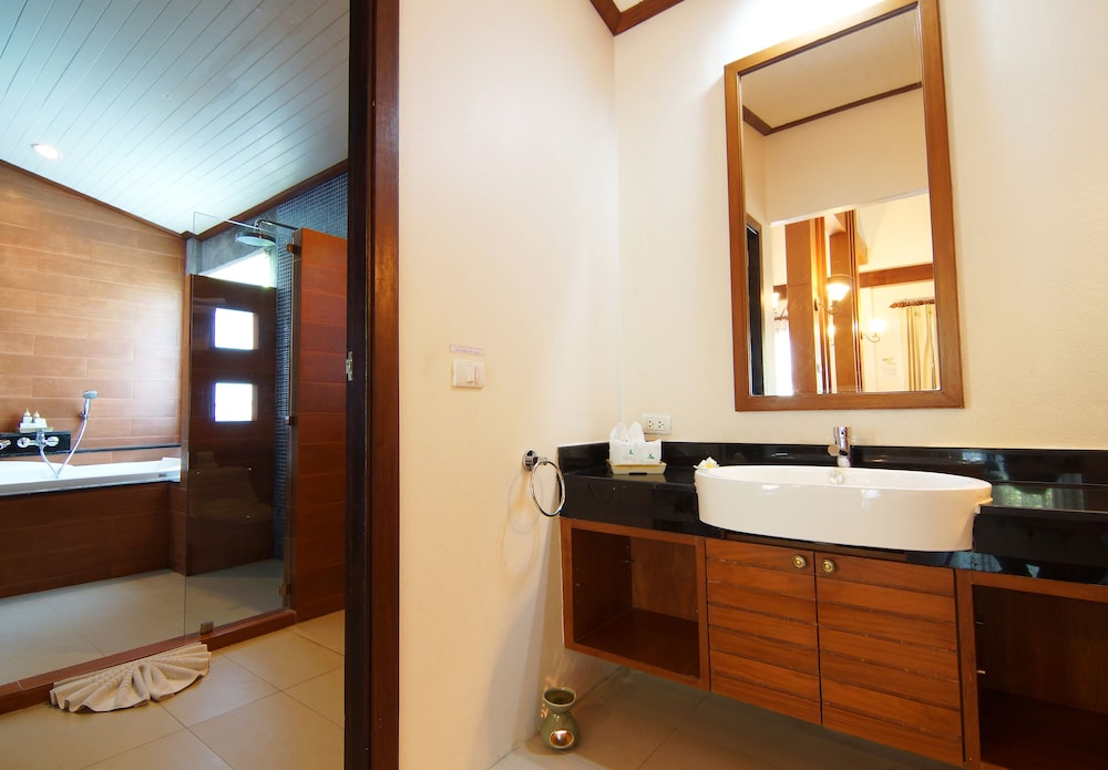 Aonang Phu Petra Resort 73/75