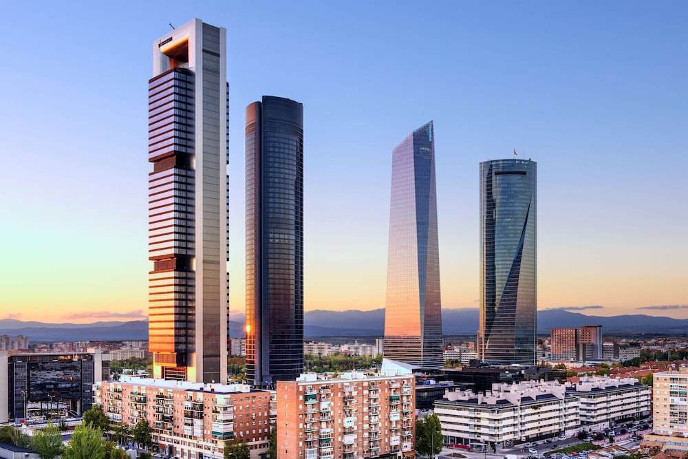 Radisson RED Madrid (ex. Paseo del Arte) 66/70