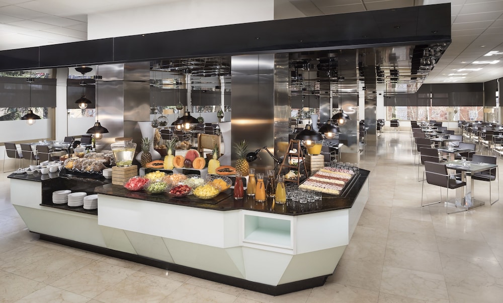 Melia Madrid Barajas 61/75