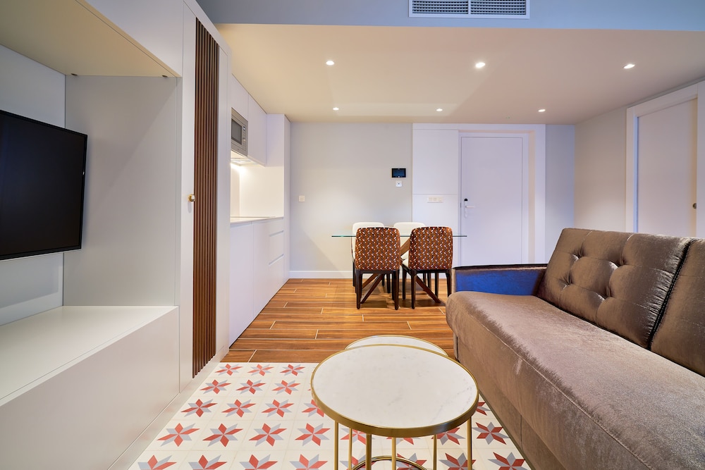 Tandem Torres de Cadiz Suites 36/50