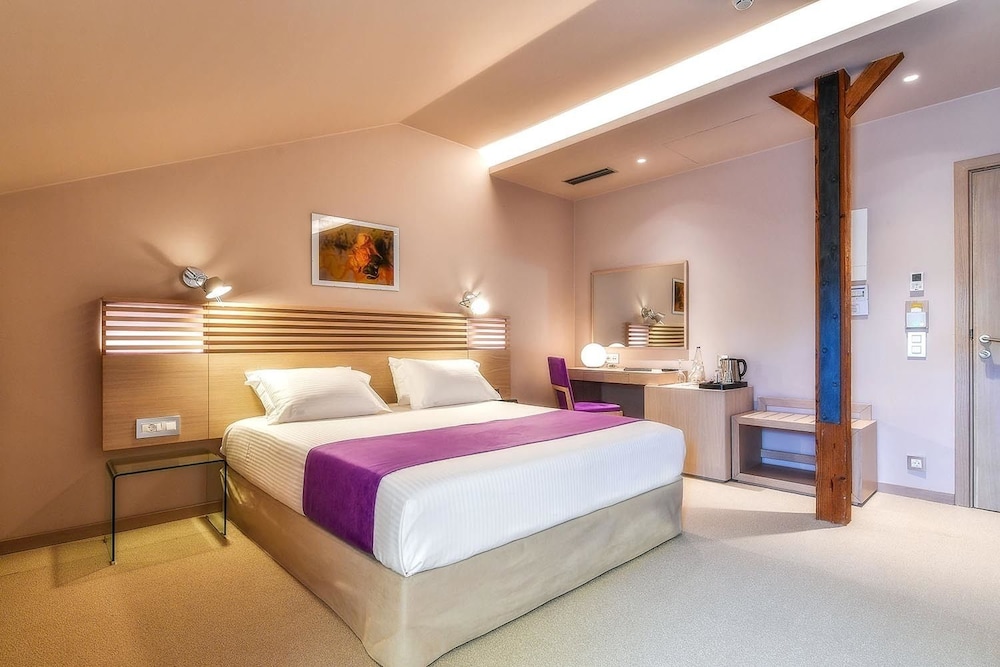 Hydrama Grand Hotel 23/73